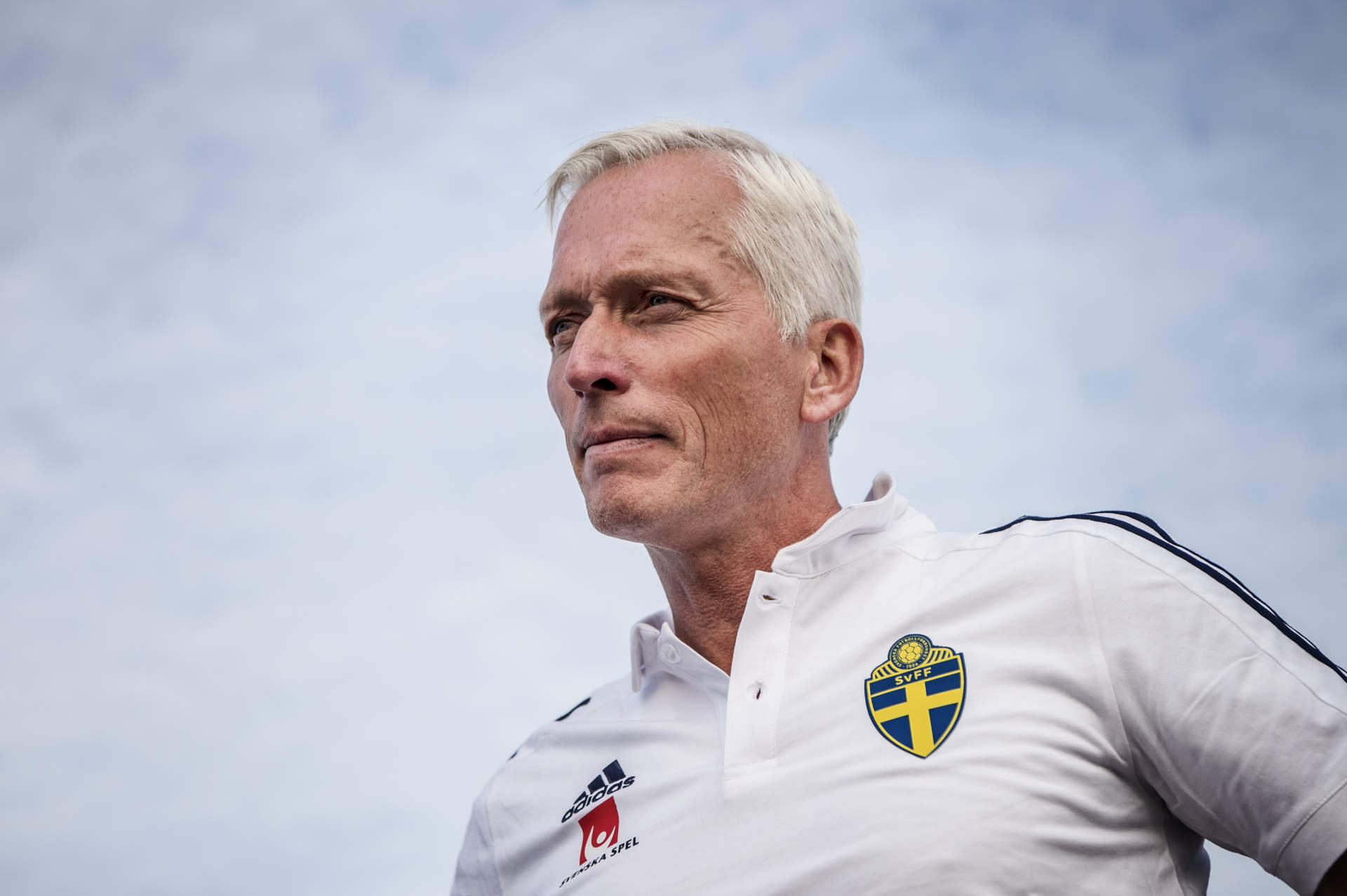 infr vm 2018 i ryssland. hkan sjstrand, generalsekreterare sverige svenska fotbollfrbundet svff, p biltemas parkering utanfr katrineholm dr han och janne andersson spikade att janne skulle bli frbundskapten