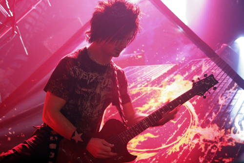 Roger Sjunnesson, Sonic Syndicate