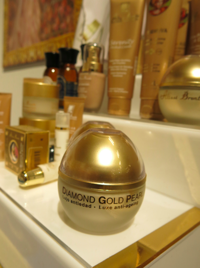 spanska ekolyxmärket Alissi Brontés satsar på diamanter, guld och kaviar i sina ingredienser.