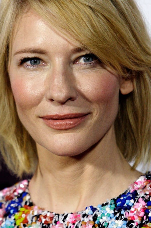 Cate Blanchets transparenta hudton kommer bäst till sin rätt med en ljus hårfärg. Källa Getty Images