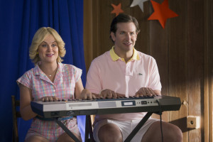 Amy Poehler och Bradley Cooper. Foto: Netflix.