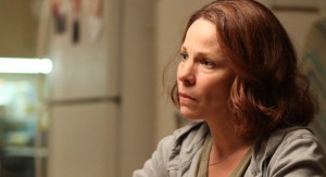 Lili Taylor spelar mamma till den utsatte pojken.
