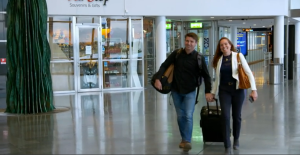 ...när Pål och Sigrid dyker upp på Arlanda. Foto: TV4