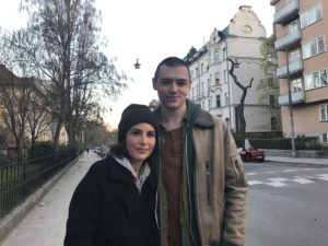 Alexandra Rapaport, som spelar Sonja Ek, med Joel Lützow, som spelar äldste sonen Gustav.