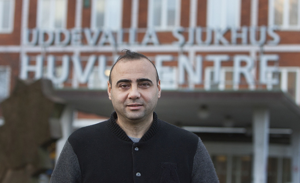 foto : peo nilsson : uddevalla 20151211 syrisken läkaren basel abed alaziz största dröm är att få jobba på uddevalla sjukhus när han får sitt godkännande.foto:peo nilsson