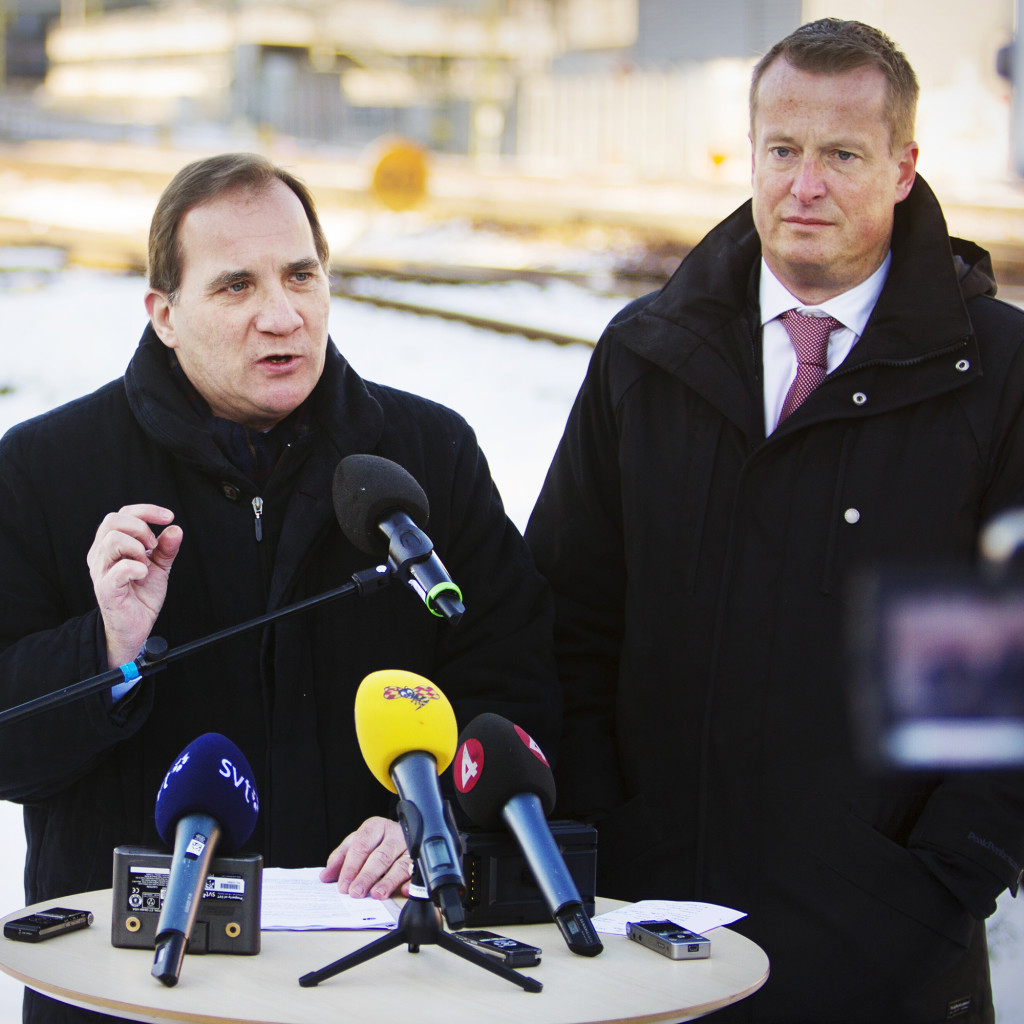 stefan löfven, politiker (s) sverige partiledare, och anders ygeman, ordförande trafikutskottet, presenterar förslag tilll förbättringar av järnvägsunderhållet
