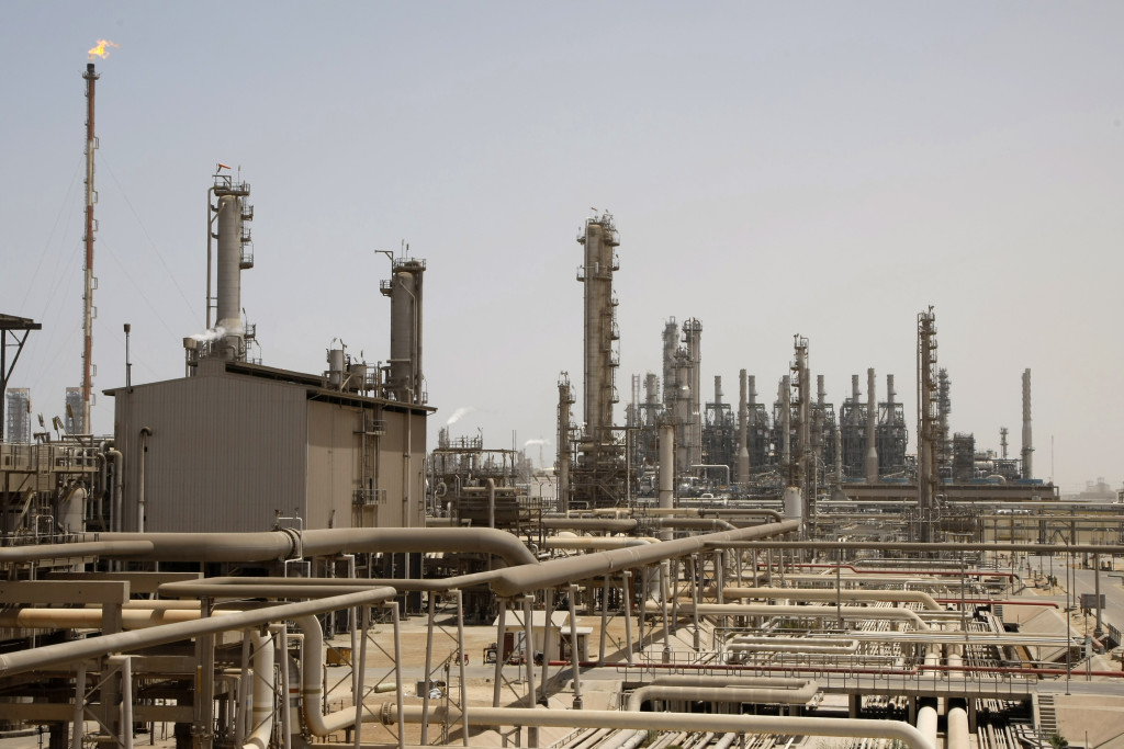 ap foto : hassan ammar : file - this may. 3, 2009 file photo shows an oil facility in jubeil, about 600 km from riyadh, saudi arabia. saudi arabia has arrested 113 suspected al-qaida members accused of planning attacks on oil facilities inside the kingdom, the interior ministry said wednesday march 24, 2010. (ap photo/hassan ammar, file) may. 3, 2009 file phot saudi-terror arrest automatarkiverad
