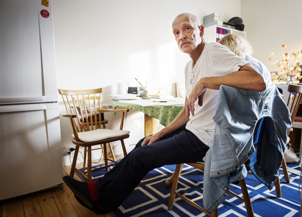 foto : ola axman : 19 februari 2016 stockholm. leif kvestad berttar om sin kamp mot afa fr att f ut sin rtta ersttning fr sin arbetsskada och hjlper idag mnga andra att f rtt ersttning mot afa frskringar. han menar att afa frskringar som gs av lo, tco och nringslivet har satt i system att betala ut fr lite pengar till arbetsskadade som frlorar stora pengar under en livstid. foto: ola axman