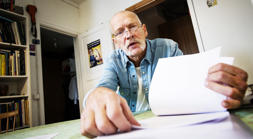 foto : ola axman : 19 februari 2016 stockholm. leif kåvestad berättar om sin kamp mot afa för att få ut sin rätta ersättning för sin arbetsskada och hjälper idag många andra att få rätt ersättning mot afa försäkringar. han menar att afa försäkringar som ägs av lo, tco och näringslivet har satt i system att betala ut för lite pengar till arbetsskadade som förlorar stora pengar under en livstid. foto: ola axman
