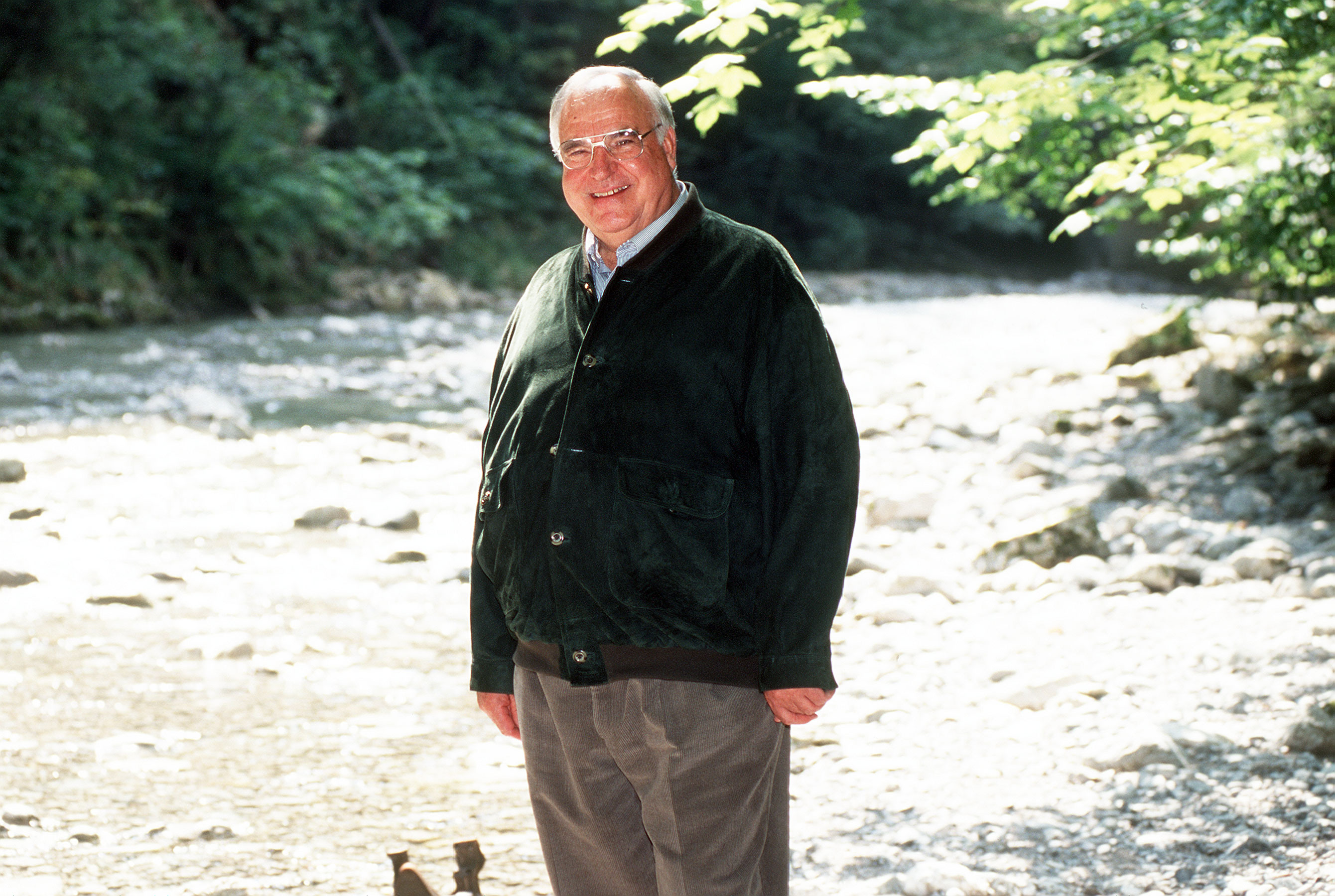 08/08/97 ST.GILGEN. AUSTRIA. HELMUT KOHL DURING T VACATION IN AUSTRIA AT THE WOLFGANGSEE. ©ÊUNKEL / PANDIS MEDIA