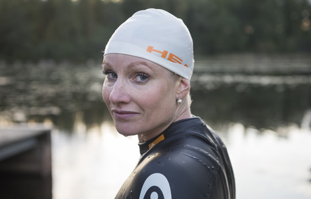 #mensendå. menstruationens påverkan på dagsformen för idrottare. foto : anna tärnhuvud : emma graaf, triathlon i falun. till mensprojekt för sporten med petra thoren.
till bildgruppen mensprojekt.
