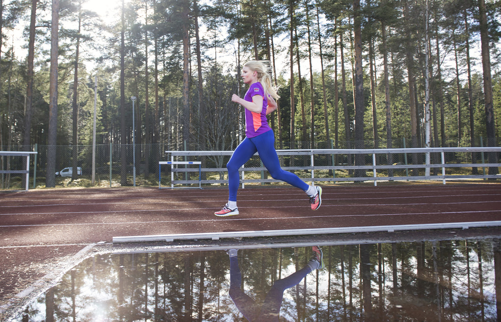 #mensendå. menstruationens påverkan på dagsformen för idrottare. foto : anna tärnhuvud : emma graaf vid lugnet i falun, för ett kvinnoprojekt om menstruation för sportbladet. till bildgruppen mensprojekt.
