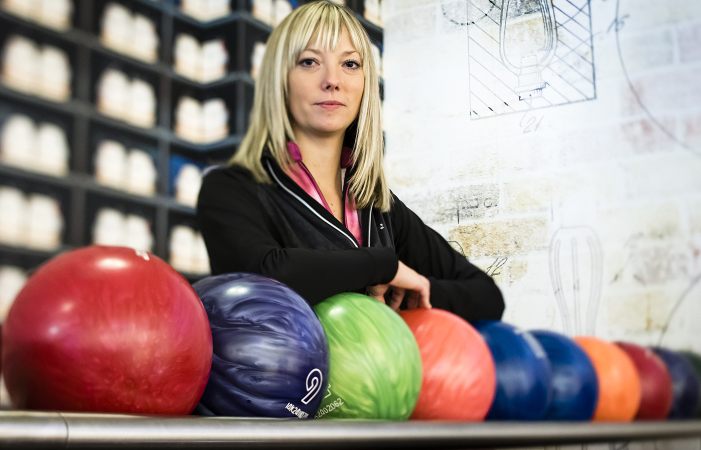 ett nytt case i vår serie om idrottskvinnor och mens. bowlaren nina flack
som
får knivhuggsmärtor i magen pga endometrios..