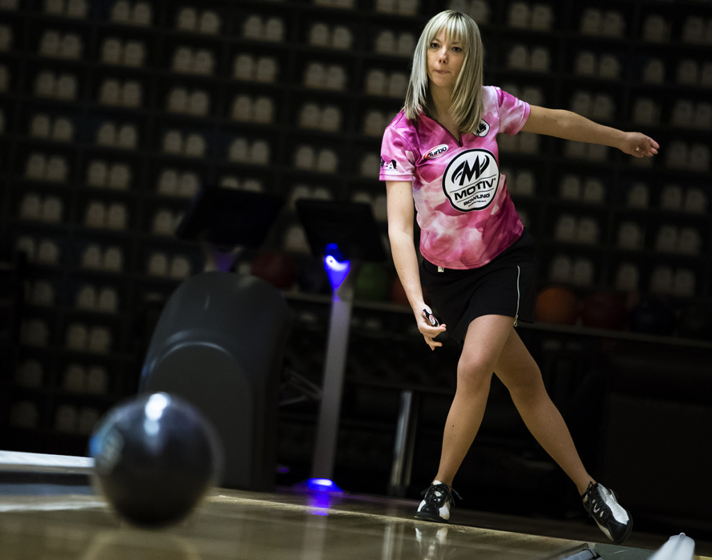 ett nytt case i vår serie om idrottskvinnor och mens. bowlaren nina flack
som
får knivhuggsmärtor i magen pga endometrios..