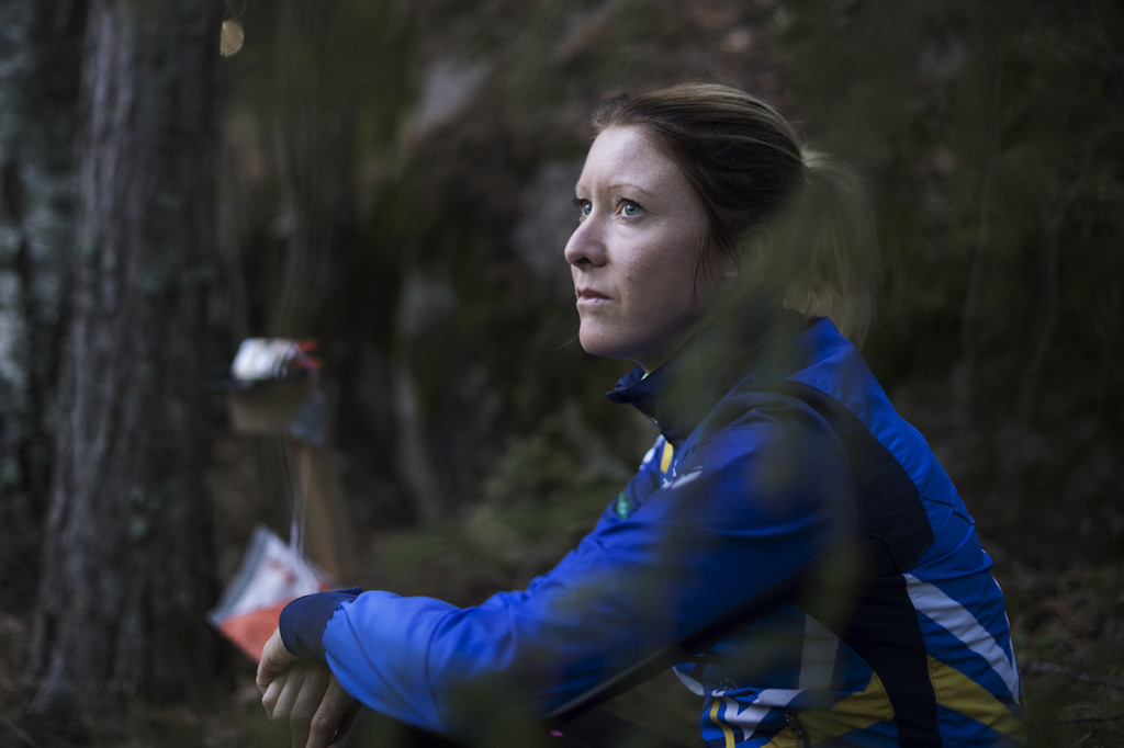 #mensendå. menstruationens påverkan på dagsformen för idrottare. foto : anna tärnhuvud : maria rydqvist, skidåkerska. till mensprojektet för sporten med petra thoren.
bildgrupp mensprojekt.