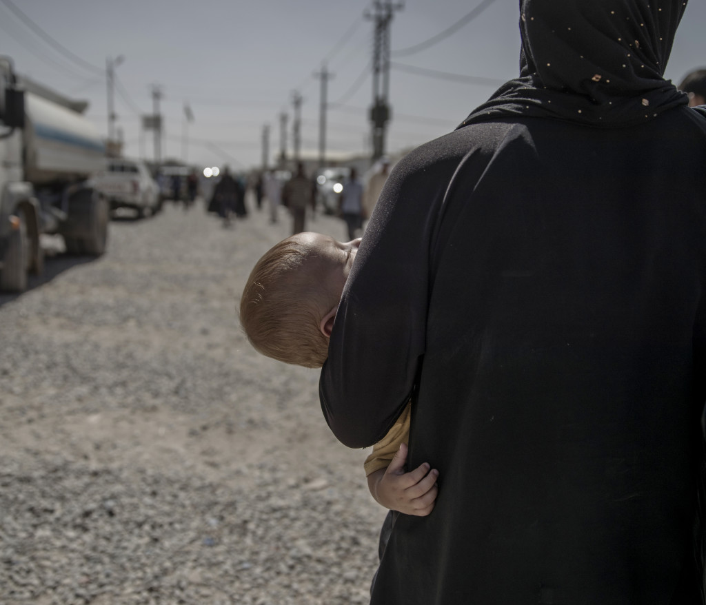 Debaga flyktingläger ligger utanför Mosul och Erbil i norra Irak. Hit kommer mest internflyktingar som flyr kriget och IS terror. Lägret är redan överfullt och snart väntar många fler flyktingar när den irakiska armen tillsammans mer kurdiska Persmerga väntas slå till mot det starka IS-fästet Mosul.
Foto: Magnus Wennman