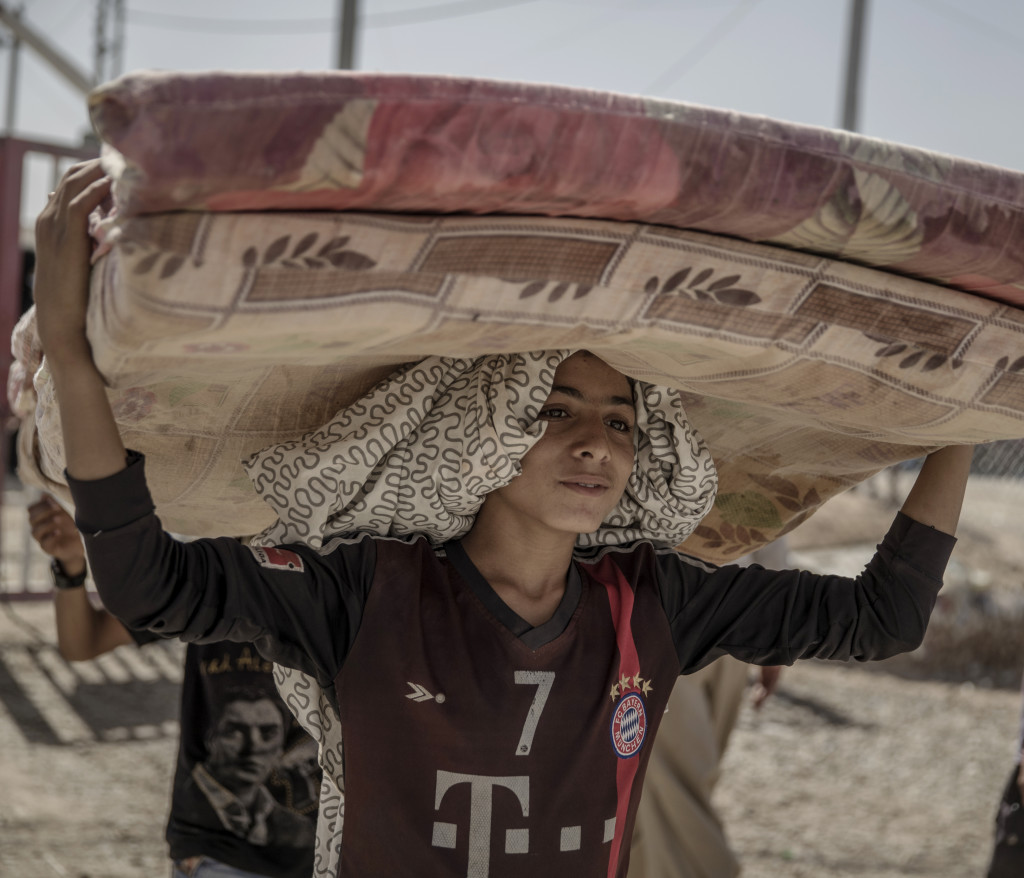 Debaga flyktingläger ligger utanför Mosul och Erbil i norra Irak. Hit kommer mest internflyktingar som flyr kriget och IS terror. Lägret är redan överfullt och snart väntar många fler flyktingar när den irakiska armen tillsammans mer kurdiska Persmerga väntas slå till mot det starka IS-fästet Mosul.
Foto: Magnus Wennman