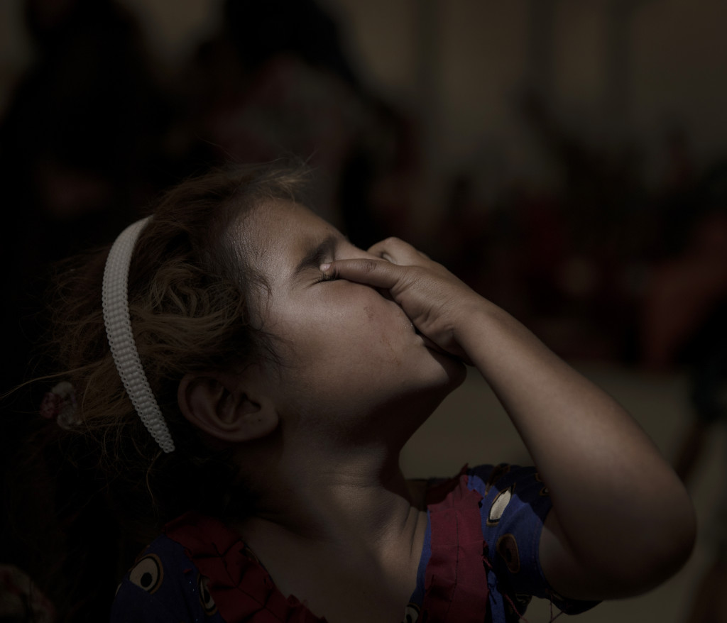 Debaga flyktingläger ligger utanför Mosul och Erbil i norra Irak. Hit kommer mest internflyktingar som flyr kriget och IS terror. Lägret är redan överfullt och snart väntar många fler flyktingar när den irakiska armen tillsammans mer kurdiska Persmerga väntas slå till mot det starka IS-fästet Mosul.
Foto: Magnus Wennman