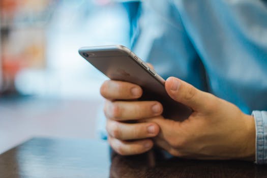 En smartphone är det enda som behövs för att fylla löpturen med ny och matnyttig kunskap.