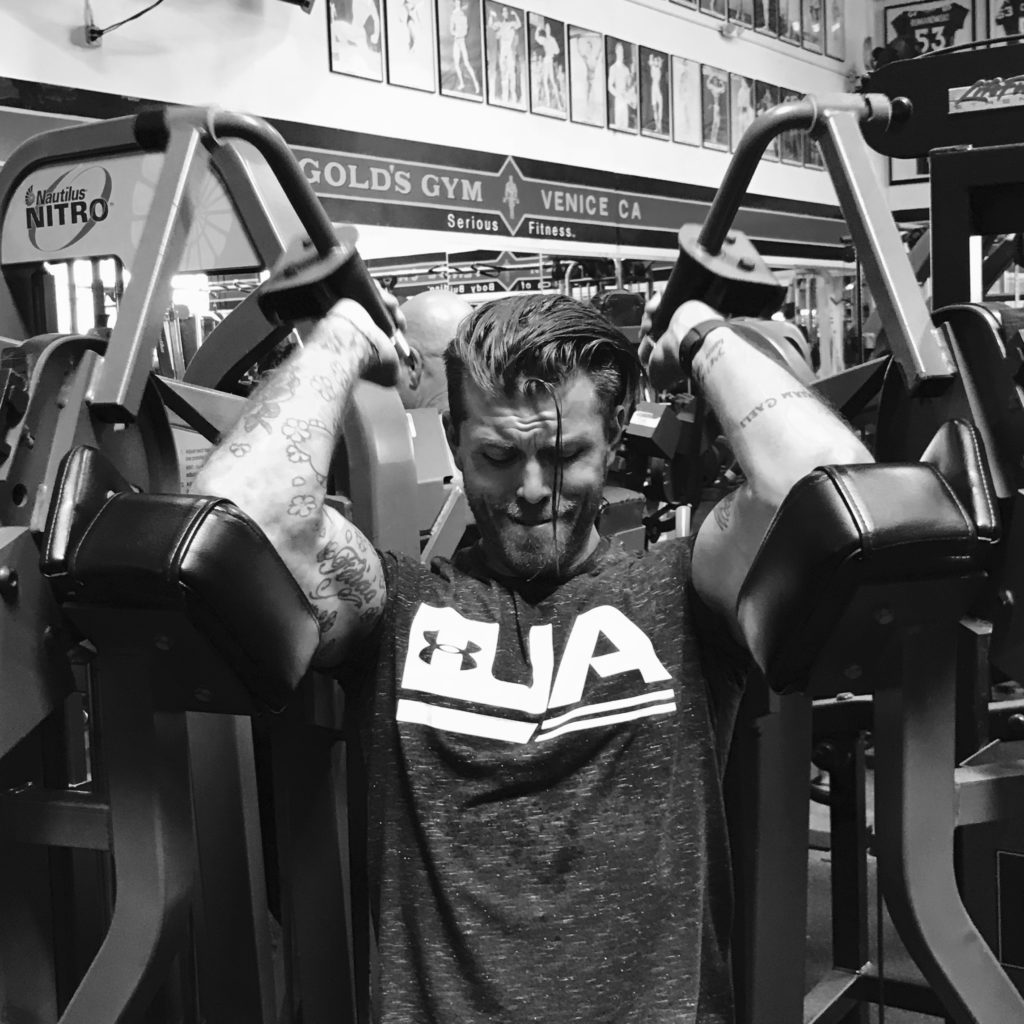 Det gör något med en att träna i samma maskiner som Arnold och mer eller mindre alla andra Mr. Olympia-vinnare. Gåshud!