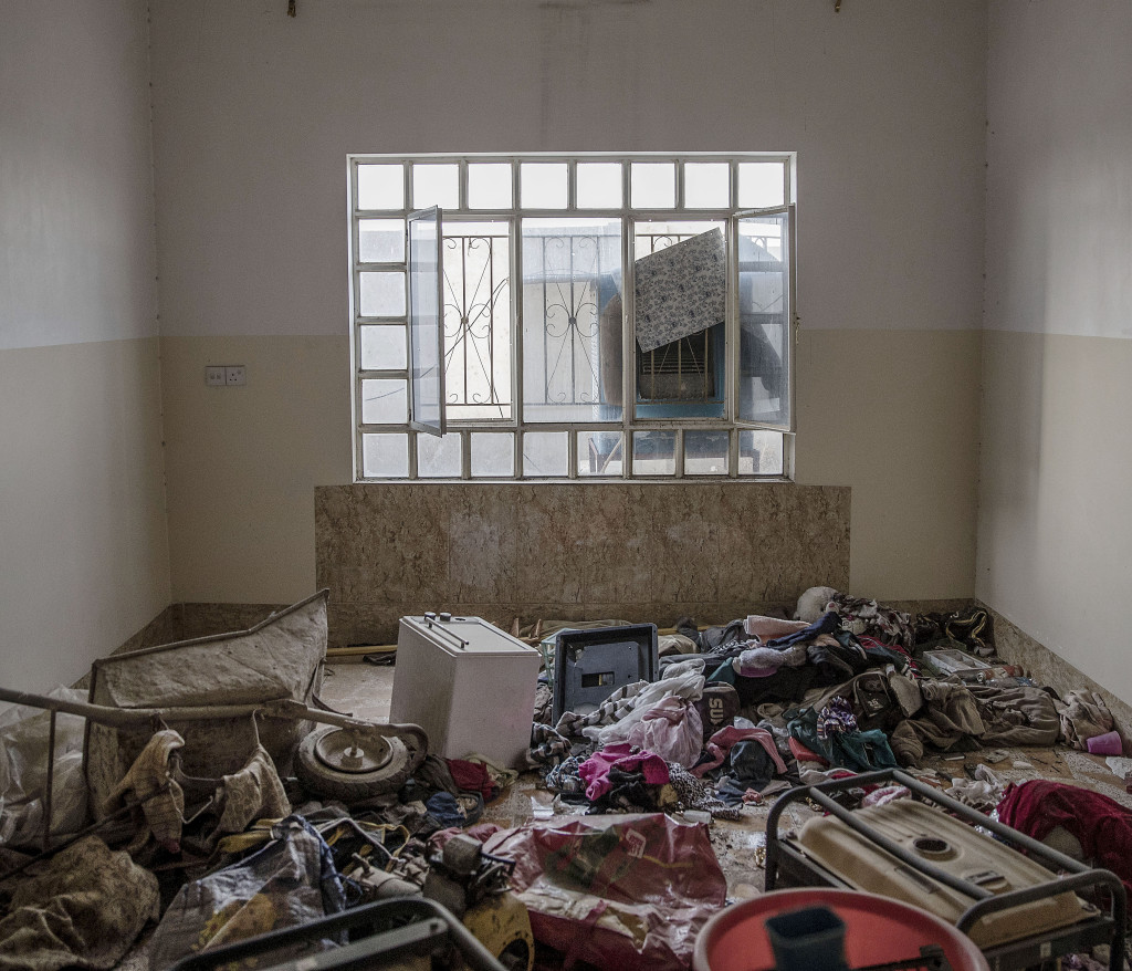foto : magnus wennman : irak / kurdistan. irakiska och kurdiska trupper har inlett operationen att terta iraks nst strsta stad mosul frn is/daesh. bilderna visar hur is bott och vad de lmnat efter sig nr de tvingats fly eller blivit ddade.