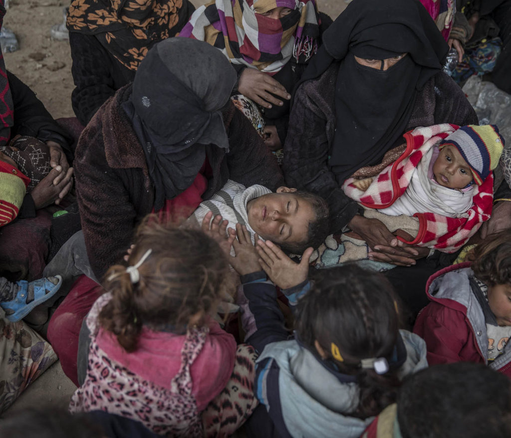 foto : magnus wennman : mosul, irak. flyktinglägret hammam al-alil söder om mosul. hit anländer tusentals människor från de befriade delarna av västra mosul.