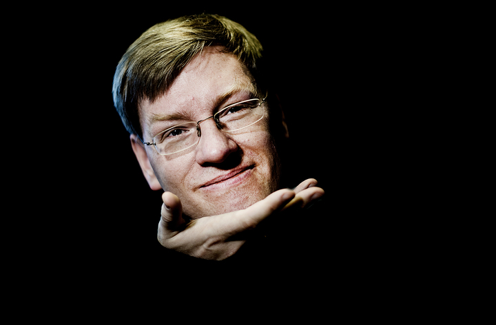 Anders Sandberg Han är forskare vid Oxford och ska efter att han har dött låta såga av sitt
huvud och frysa in det. Berättar kring detta både praktiskt och
existensiellt.