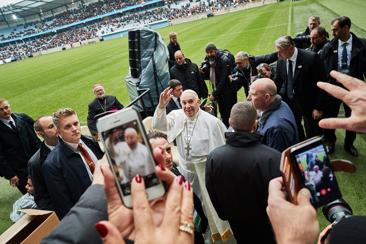 franciskus, påve argentina, besöker sverige, håller mässa på swedbank stadion med bl.a. anders arborelius, präst sverige stockholms katolska stift,