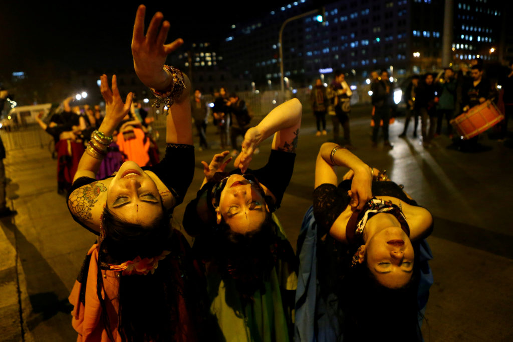 SANTIAGO 2017-07-26
Pro-abortion activists perform a dance during a rally held to support women's rights to an abortion in Santiago, Chile July 25, 2017. REUTERS/Ivan Alvarado TPX IMAGES OF THE DAY
Photo: / REUTERS / TT / kod 72000