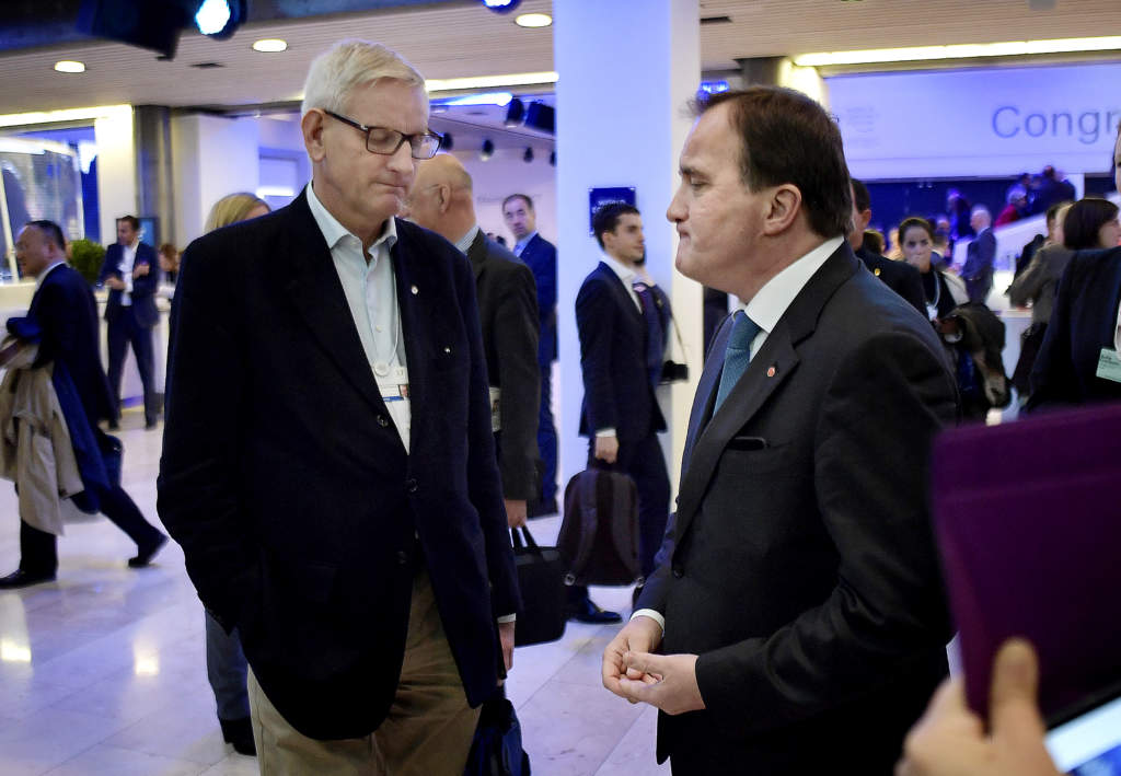 världsekonomiskt forum i davos, world economic forum. carl bildt (m), och stefan löfven, politiker (s) sverige statsminister,