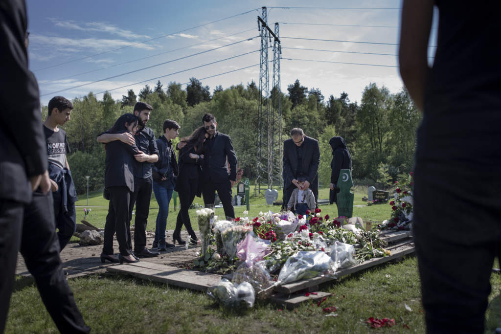 27-rige alan amin skts till dds i en bil utanfr lvgrdesskolan vid vaniljgatan i lvgrdet, gteborg den 11 maj 2017. begravningen p fridhems kyrkogrd