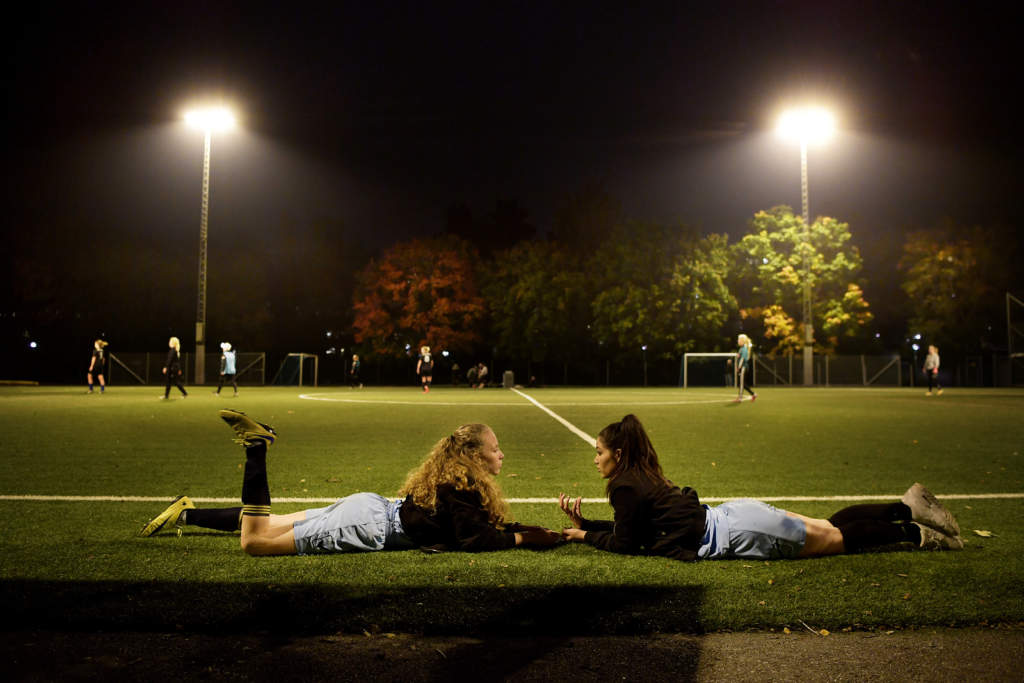 unite stockholm, laget bestr av asylskande tjejer. silvia och faridah.