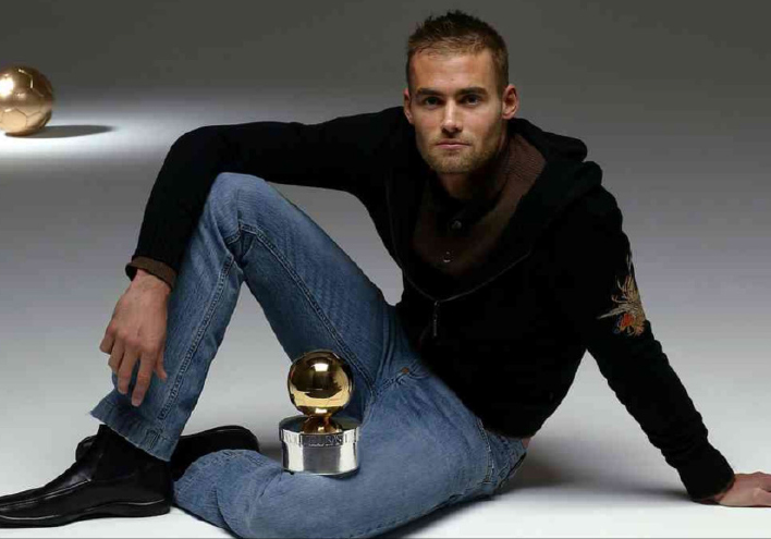2003: OLOF MELLBERG, ASTON VILLA