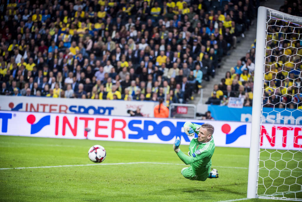 vm-kval, sverige - frankrike, 2 - 1, robin olsen, fotbollsspelare sverige mlvakt, match action landslaget